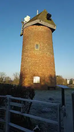 Photo de Hough Windmill