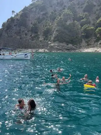 Photo de Ma.Gi.Ca. escursioni in barca Cilento
