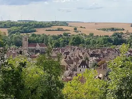 Photo de Site du vieux Château de Noyers