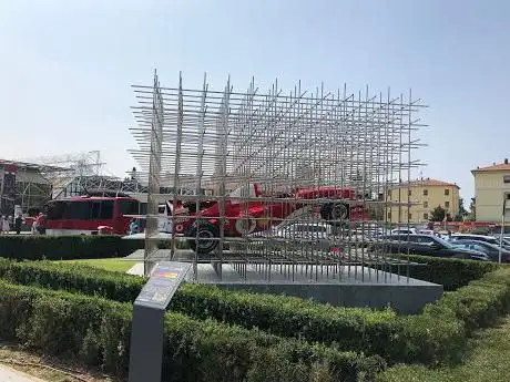 Photo de Ferrari F1 in cube