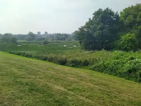 Photo de Puxton Marsh  Kidderminster