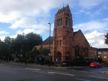 Photo de Holy Trinity Winchmore Hill