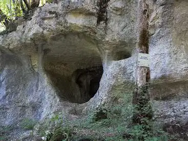 Grotte De La Tante Airie