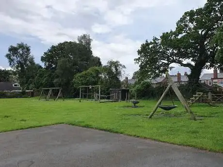 Photo de Ilford Playing Field
