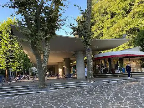 Biglietteria parco e fonte Bonifacio VIII