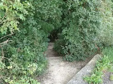 Velo und Wanderweg