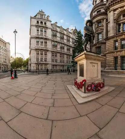 Photo de The Gurkha Soldier Statue