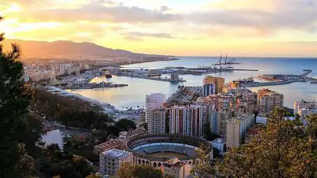 Photo de Free Tour Málaga y Tours Privados [Málagaguiada]