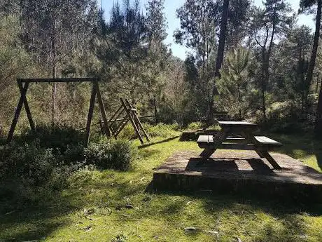 Zona de Recreo Regato Das Tres Regueiras