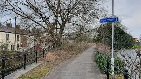 Start of Middlewood Way