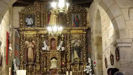 Photo de Igrexa de San Salvador de Cabreiroá