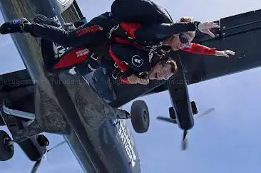 Parachute Montreal