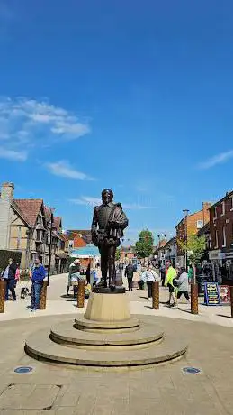 Photo de Statue Of Shakespeare Stratford-upon-Avon