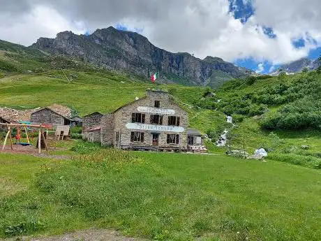 Rifugio Citta 'Di Mortara Grande Halte