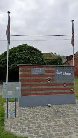 Monument voor gecrashte Amerikaanse oorlogspiloten te zandbergen