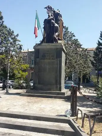 Photo de Monumento ai Caduti.