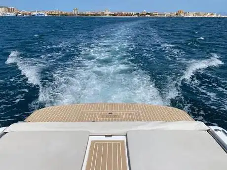 Photo de Egadi boat charter