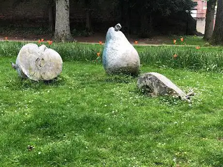 Truval Fruitmonument