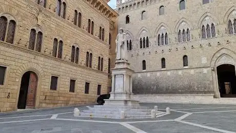 Piazza Salimbeni
