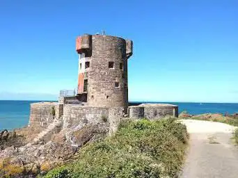 Photo de Archirondel Tower