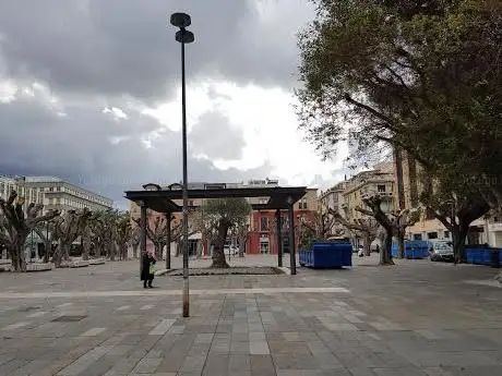 Photo de Cairoli Square