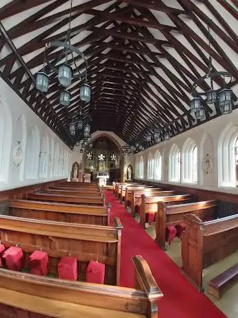 Photo de Catholic Church of Saint Thomas Aquinas and Saint Stephen Harding