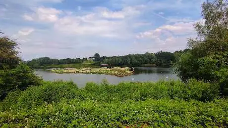 Photo de Lakeside Hide Sandwell Valley