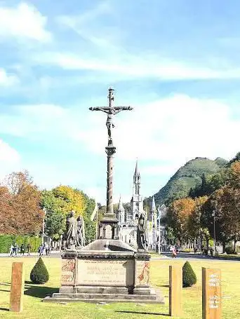 Photo de Calvary of the Britons