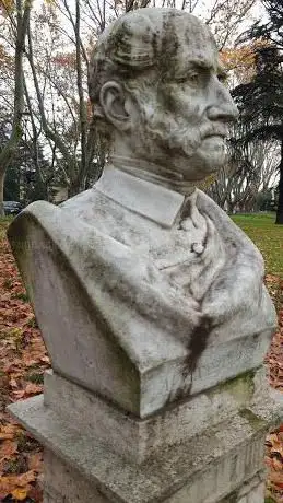 Busto di Giuseppe Avezzana