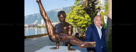 Statue Li Ning