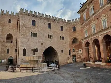 Tourist Office - Centro I.A.T. - Informazioni e Accoglienza Turistica