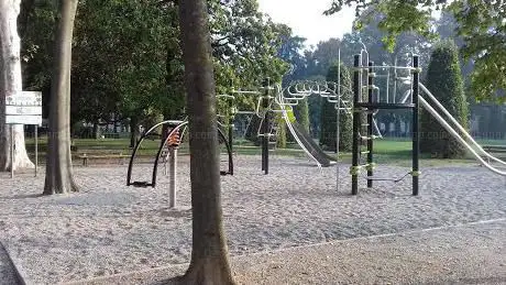 Photo de Parco Giochi Piazza Virgiliana