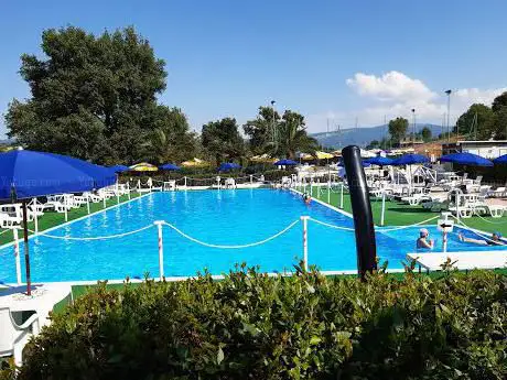 Photo de OASI ARCOBALENO - PISCINA E PARCO DIVERTIMENTI CON CAMPO DI CALCIO