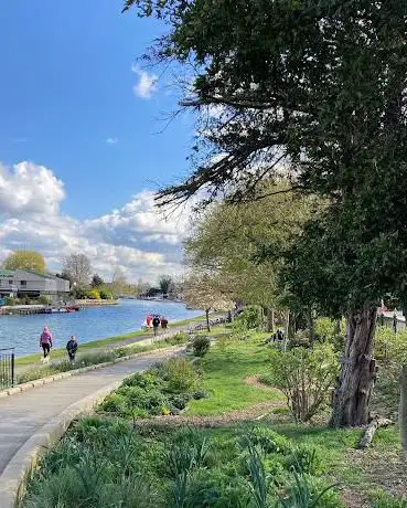 Photo de Queen's Promenade