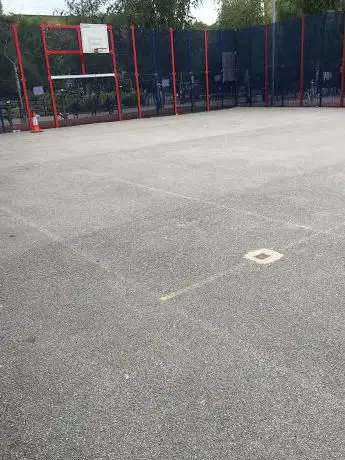 Photo de Basketball Court