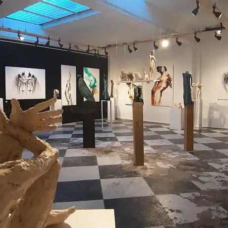 Pjez Unik Art Gallery