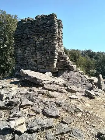 Photo de Géandes Woods Dolmen Hike