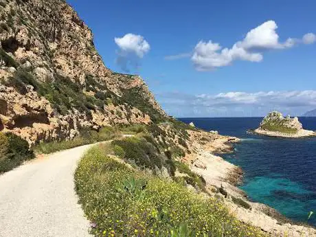 Photo de Cala Faraglione