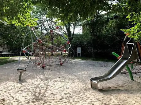 Openbaar Speelplein Prosper Poulletlaan