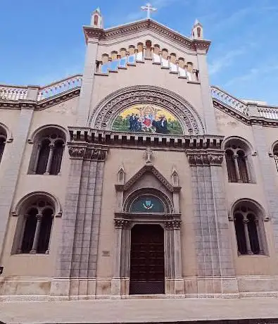 Photo de Church of the Sacred Heart of Jesus
