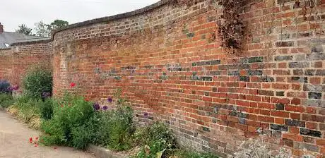 Photo de Crinkle Crankle Wall