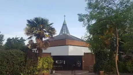 Photo de Our Lady & St Peter RC Church Wimbledon