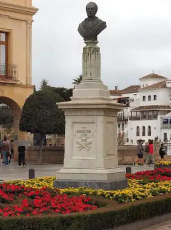 Photo de Spain Square