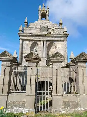 Photo de The Hopper Mausoleum