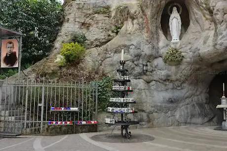 Photo de Santuario di Chiampo - Grotta di Lourdes del Beato Claudio