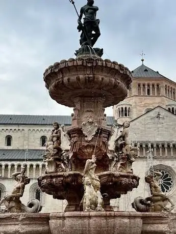 Photo de Fountain of Neptune