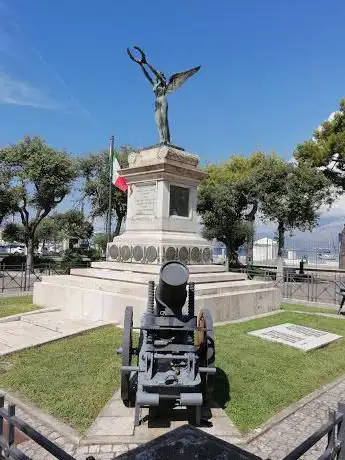 Photo de Monumento ai Caduti della I guerra mondiale di gaeta