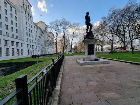 Photo de Victoria Embankment Gardens  Whitehall Extension