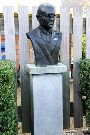 Borstbeeld Jozef Simons