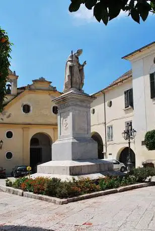 Photo de Monumento a Sant'Alfonso Maria de' Liguori